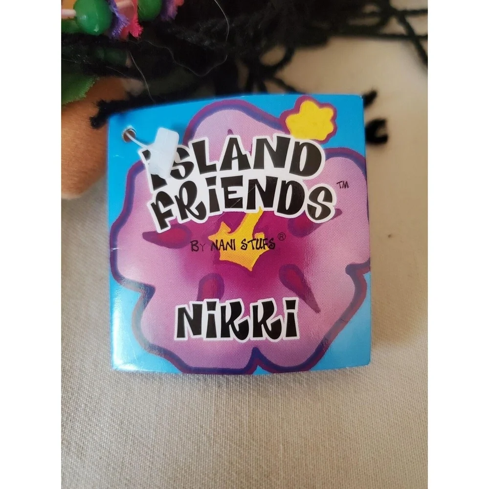 Island Friends by Nani Stufs 